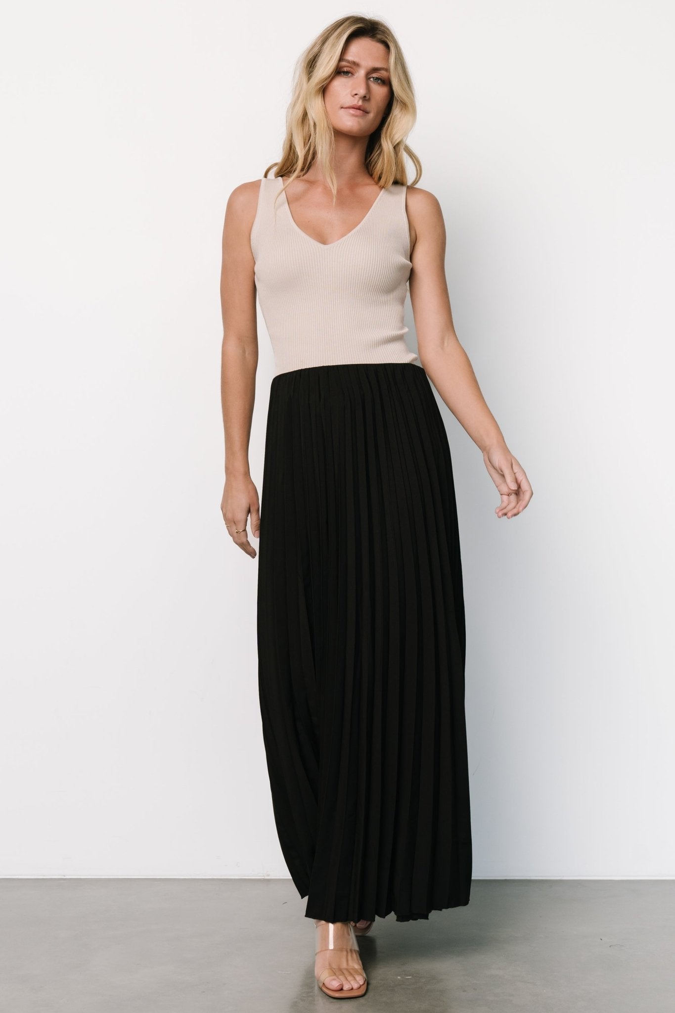 Black Pleated Maxi Skirt with Elastic Waistband | Vinny