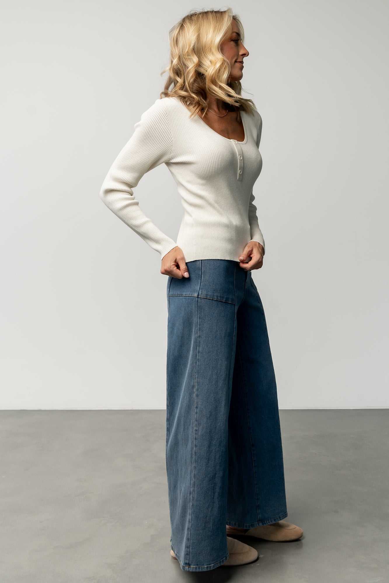 Mid Rise Wide Leg Jeans for Women | Dark Wash & Stretch | Emmi